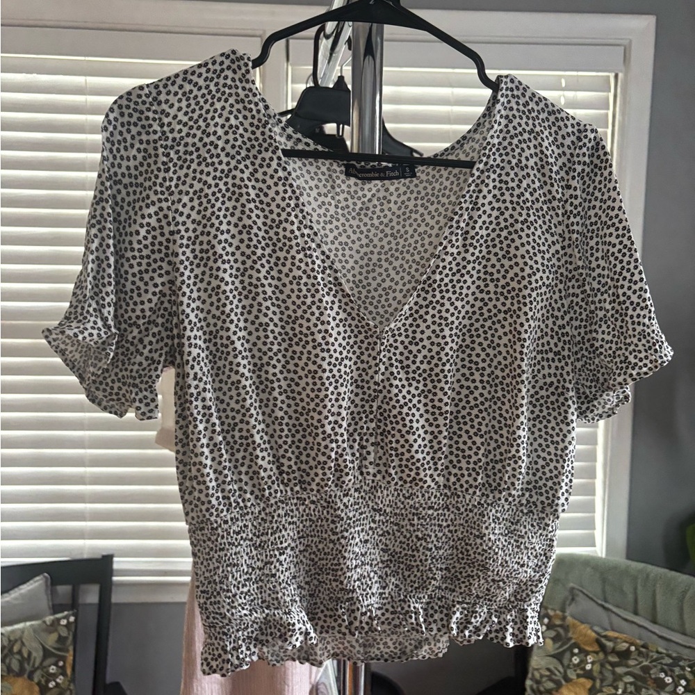 Abercrombie & Fitch Black and White Dotted Blouse with clasp front